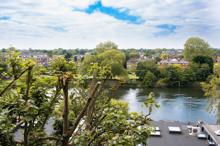 Others 4, NOX Richmond, London