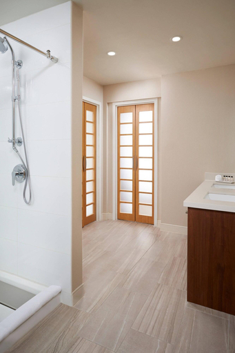 Bathroom 4, Delta Hotels Toronto Mississauga, Peel