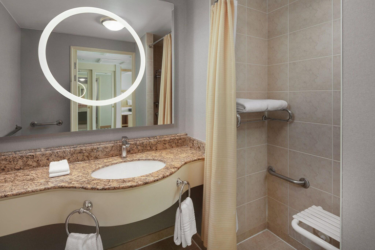 Bathroom 5, Courtyard by Marriott Tbilisi, Tbilisi