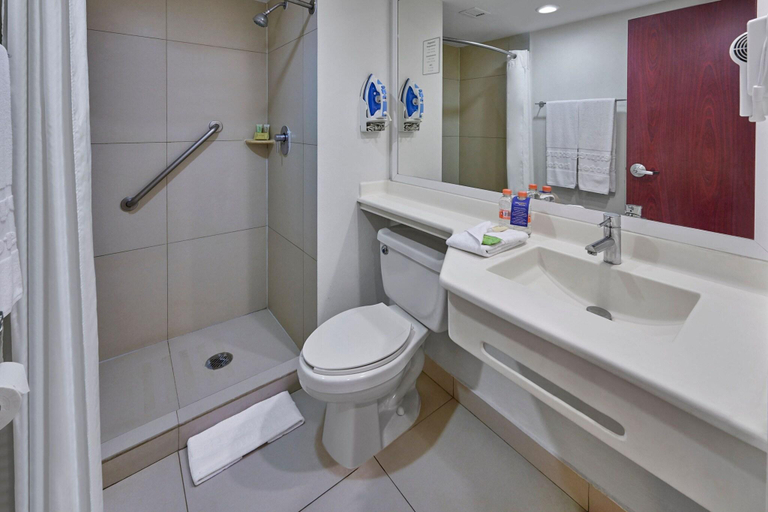 Bathroom 5, City Express by Marriott Lazaro Cardenas, Lázaro Cárdenas