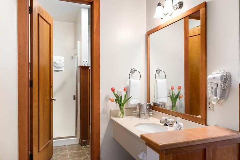 Bathroom 4, The La Conner Inn, Skagit