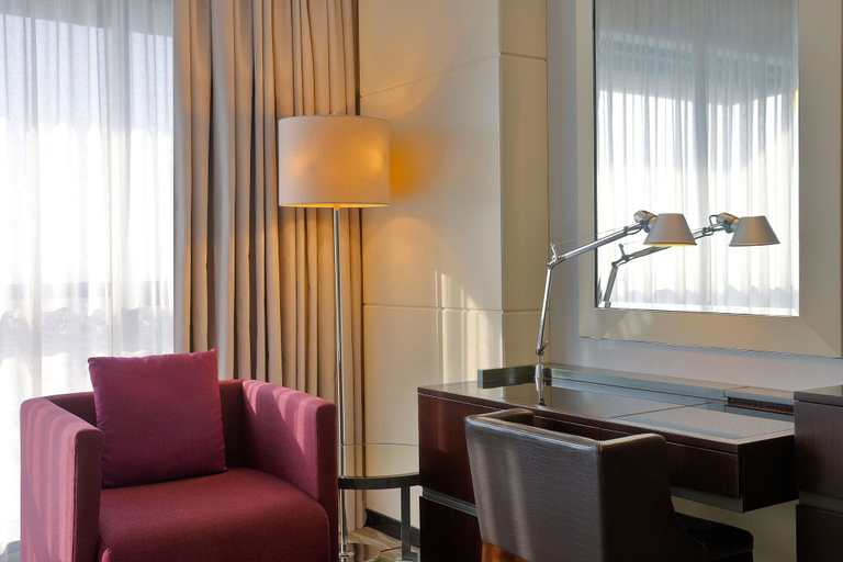 Bedroom 3, The Westin Hotel Bahrain City Centre, Manama