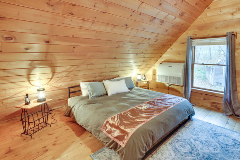 Bedroom 3, Waterfront Dresden Cabin With Deck + Fire Pit!, Sagadahoc