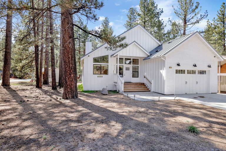 Exterior & Views 2, Mountain Palace #2018, San Bernardino