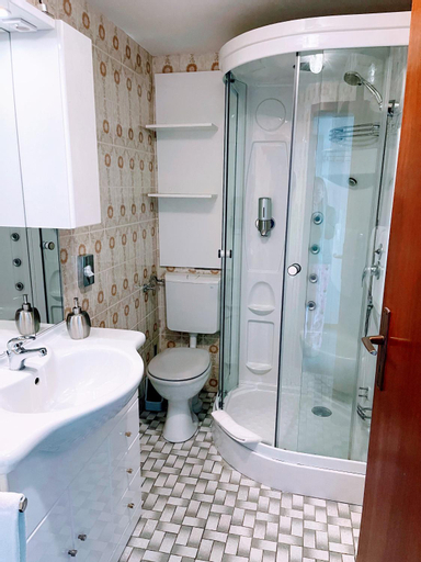 Bathroom 3