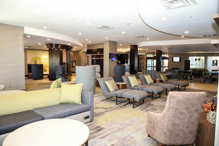 Public Area, Courtyard Toronto Brampton, Peel