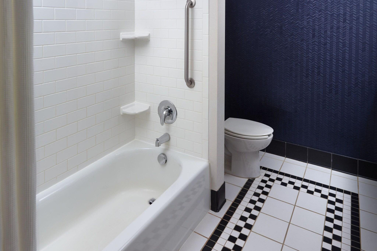 Bathroom 4, Fairfield Inn & Suites Orlando at SeaWorld®, Orange