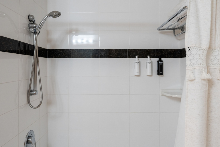 Bathroom 4, Soledad by AvantStay | Beachside Flat in La Jolla - Ocean Views, San Diego