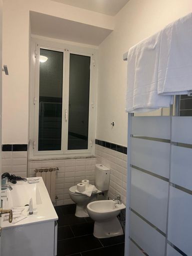 Others 3, Camere Andrea, La Spezia