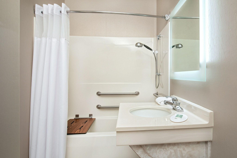 Bathroom 5, SpringHill Suites by Marriott Hershey Near the Park, Dauphin