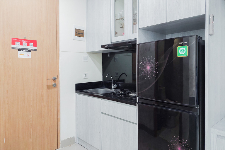Others 4, Homey and Restful Studio Apartment B Residence By Travelio, Tangerang Selatan
