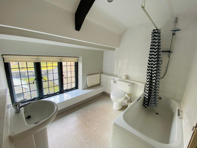Bathroom 3, Dartington Hall, Devon