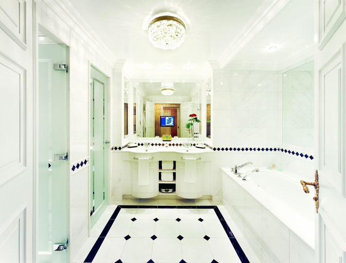 Bathroom 5, Powerscourt Hotel, Autograph Collection