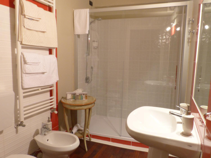 Bathroom 17