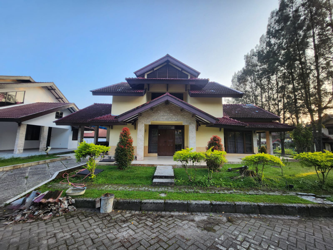 Exterior 1