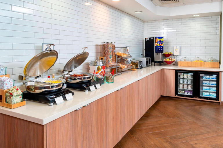 Food & Drinks 5, Fairfield Inn & Suites Bend Downtown, Deschutes