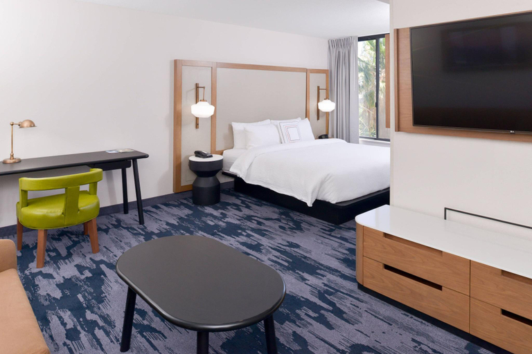 Bedroom 3, Fairfield Inn & SUI by Marriott Bakersfield Centr, Kern