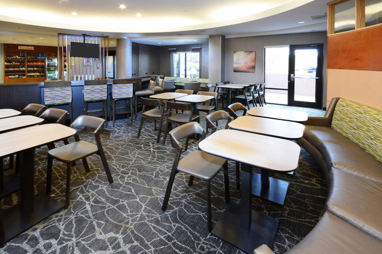 Food & Drinks 5, SpringHill Suites Lynchburg Airport/University Are, Campbell