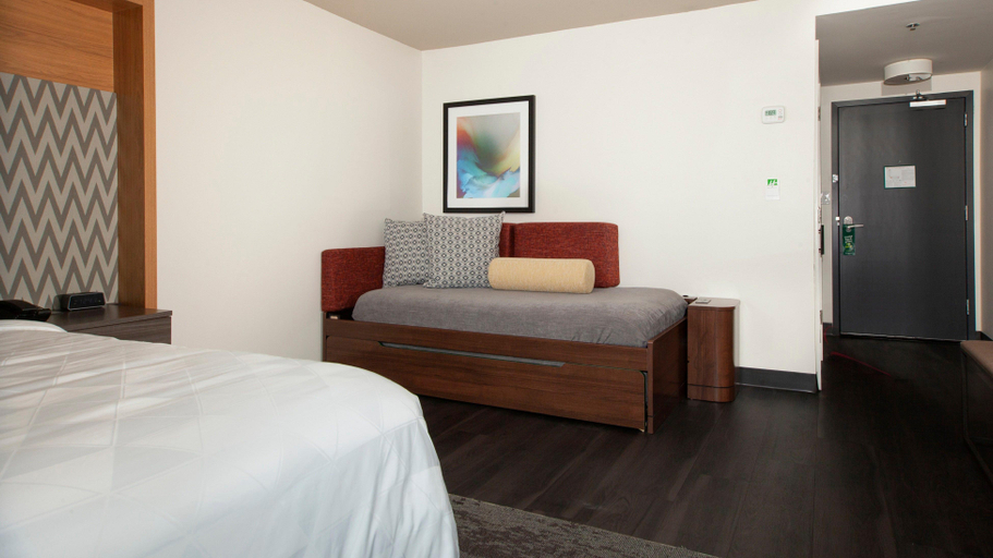 Bedroom 16