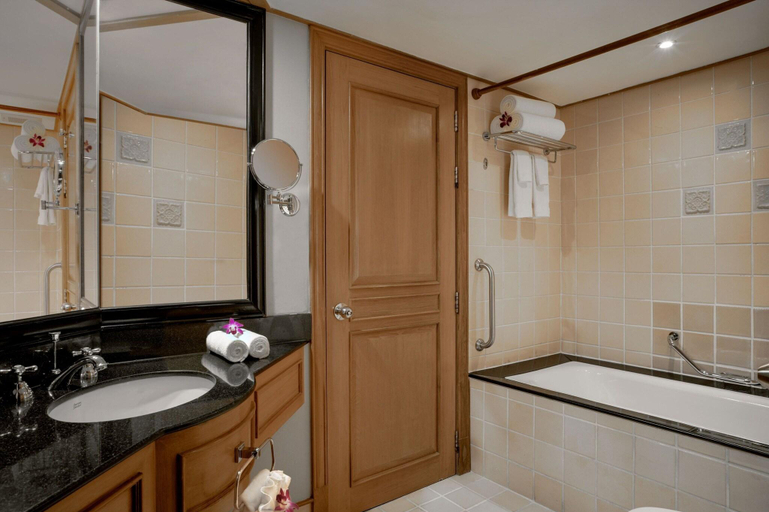 Bathroom 5, Marriott's Phuket Beach Club, Pulau Phuket