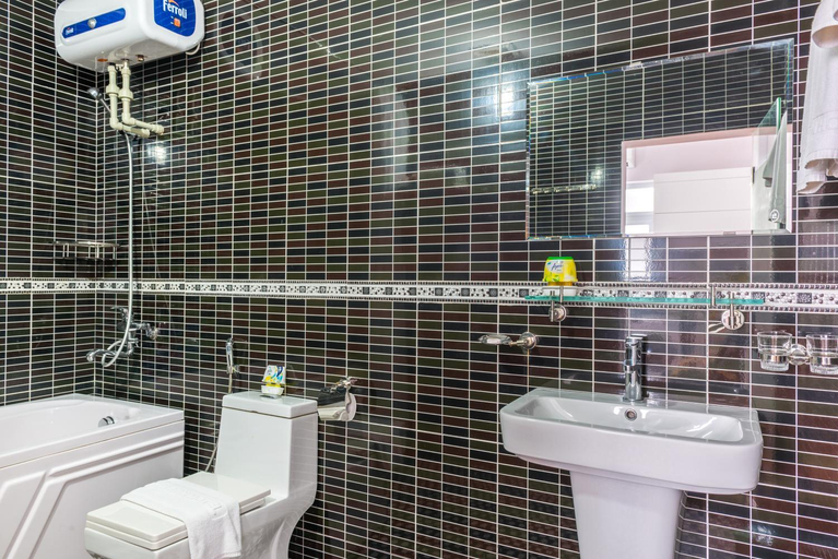 Bathroom 5, Nghi Son Hotel Thanh Hoa, Tĩnh Gia