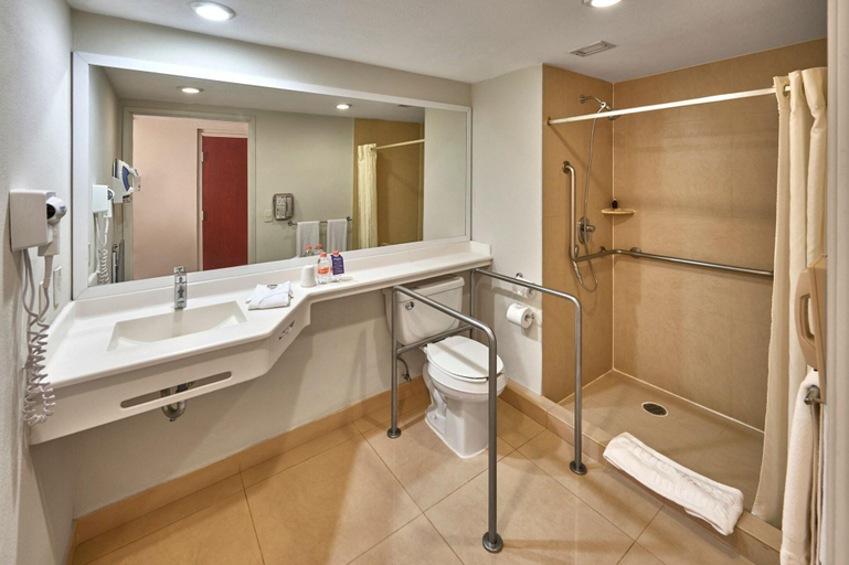 Bathroom 5, City Express Manzanillo, Manzanillo