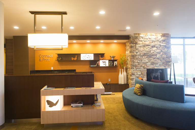 Public Area 2, Fairfield Inn & Suites Cambridge, Guernsey
