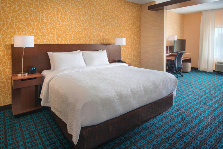 Bedroom 3, Fairfield Inn & Suites Syracuse Carrier Circle, Onondaga