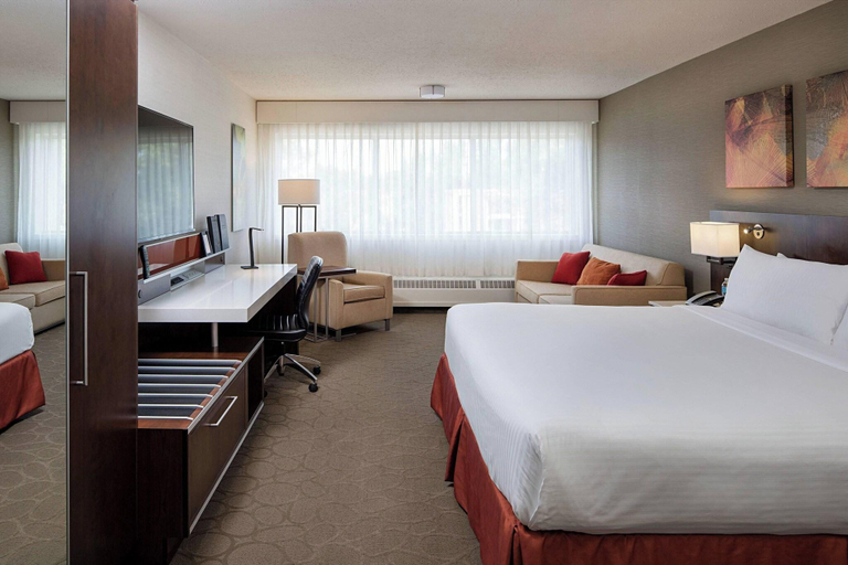 Bedroom 3, Delta Hotels By Marriott Calgary South, Division No. 6