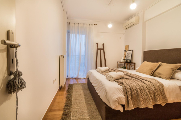 Room 4, 3 Bedroom apt in Athens With Acropolis View, Attica