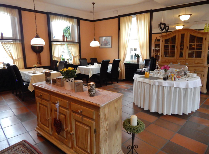 Others 5, Landhaus Lindenbusch, Borken