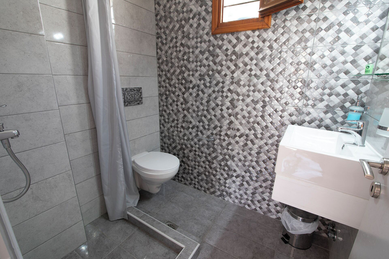 Bathroom 5, Froudi, South Aegean