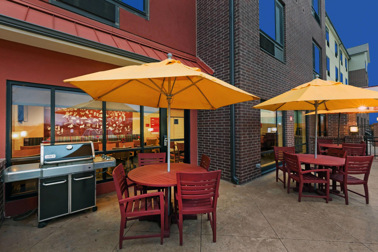 Food & Drinks 5, Towneplace Suites Tulsa North/Owasso, Tulsa