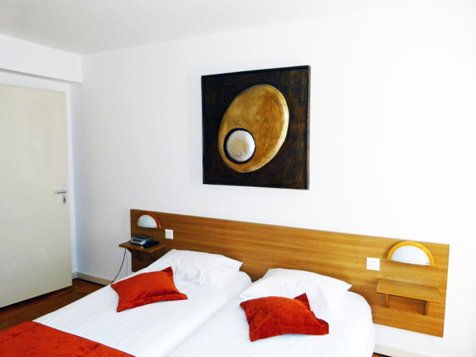 Bedroom 2, Hostellerie du XVI Siecle, Nyon