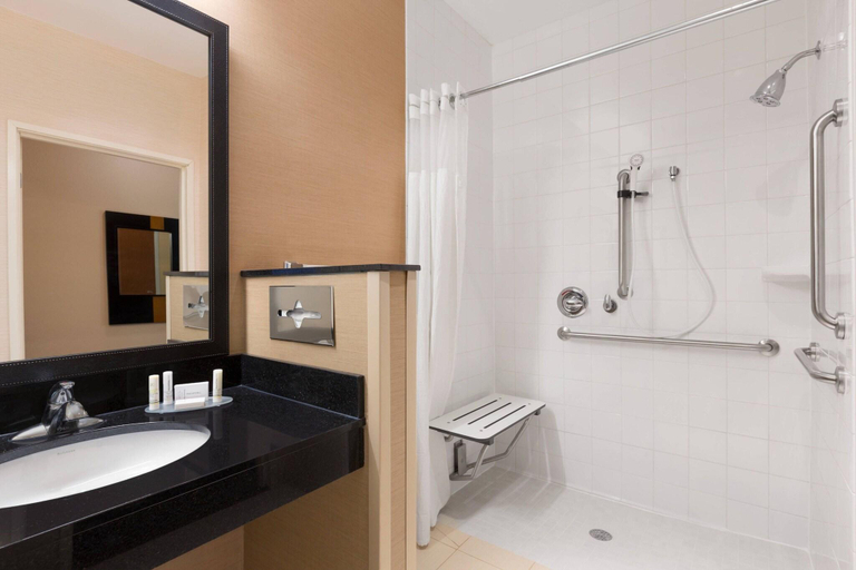 Bathroom 5, Fairfield Inn & Suites by Marriott Kingsland, Camden