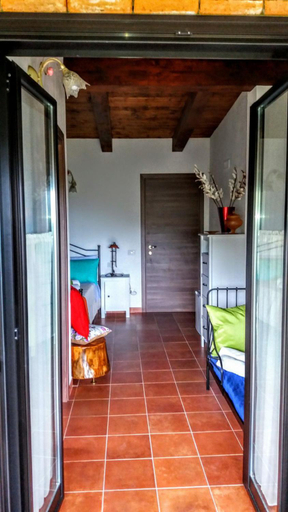 Others 2, B&B Le Anthos, Salerno
