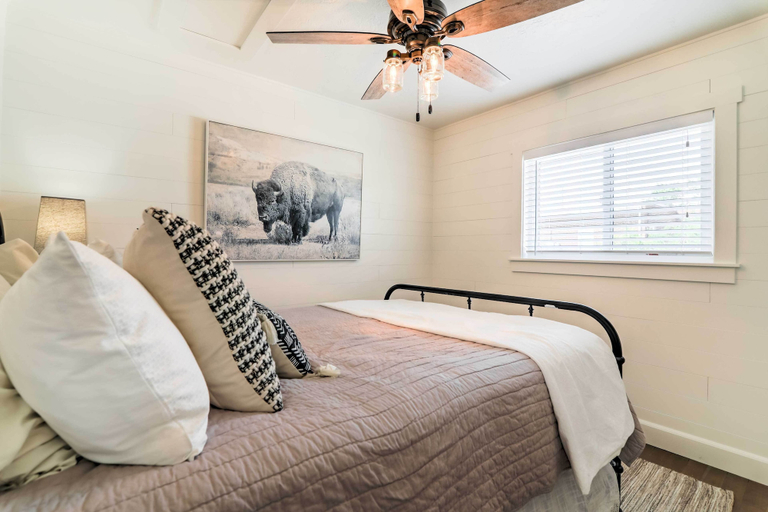 Bedroom 2, Cozy Farmhouse-Style Cottage by Mighty 5 Ntl Parks, Piute