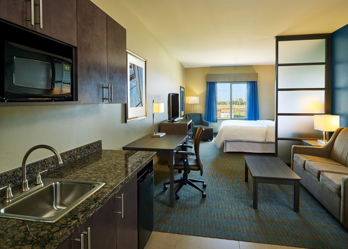 Bedroom 3, Four Points by Sheraton Williston, Williams
