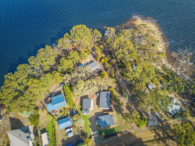 Exterior & Views 2, Herlihys on Huon - Cabin 2, Huon Valley
