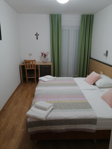 Bedroom 2, Hotel Dina, Herzegovina-Neretva