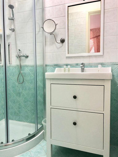 Bathroom 3, Masseria Rienzo, Brindisi