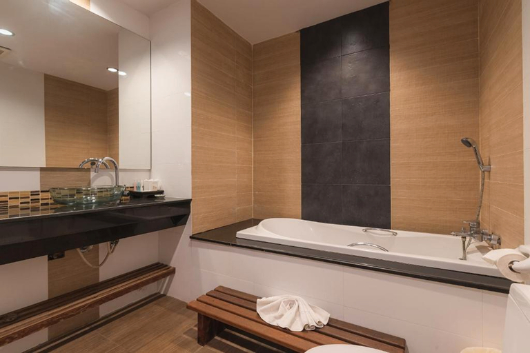 Bathroom 18