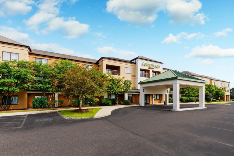 Exterior & Views 2, Courtyard Manchester-Boston Regional Airport, Hillsborough