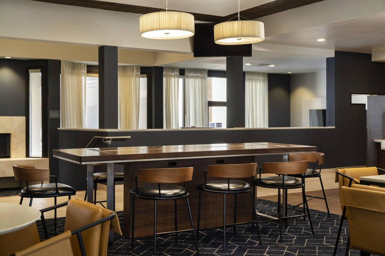 Food & Drinks 5, Courtyard By Marriott Palm Springs, Riverside
