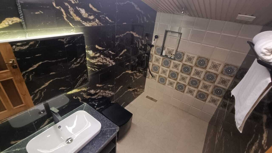 Bathroom 4, Bridge View Regency, Shimla
