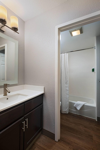 Bathroom 4, TownePlace Suites Baton Rouge South, East Baton Rouge