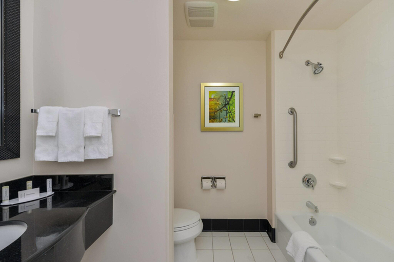 Bathroom 4, Fairfield Inn & Suites Santa Maria, Santa Barbara