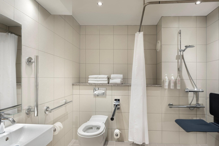 Bathroom 5, Delta Hotels By Marriott Liverpool City Centre, Sefton