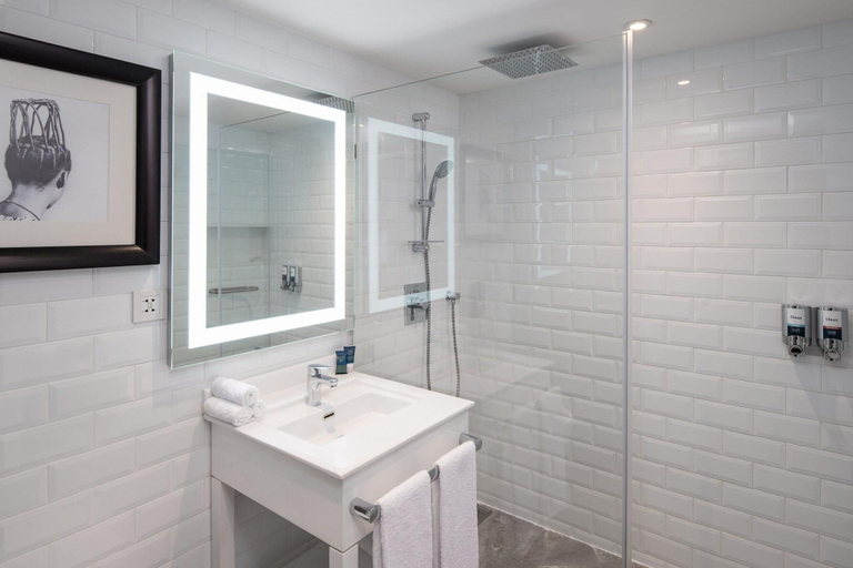 Bathroom 5, Four Points By Sheraton Dar Es Salaam New Africa, Ilala