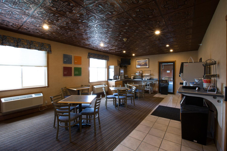 Food & Drinks 5, Miles City Hotel, Custer